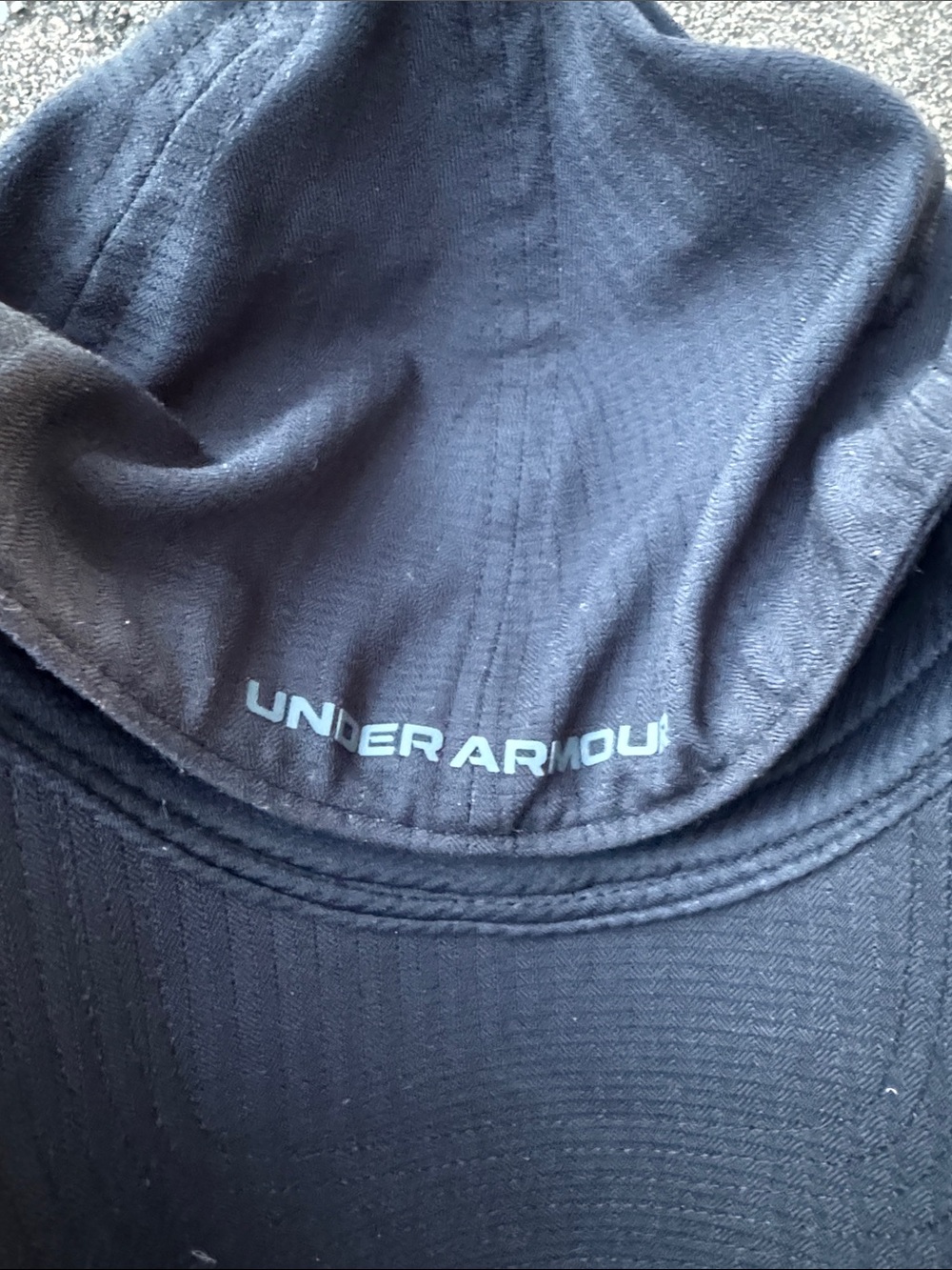 Under Armour Black Hat with Silver Logo - Picture 4 of 4